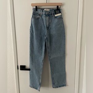 Abercrombie & Fitch 90s Straight Ultra High Rise Jeans - Curve Love 27S NWT